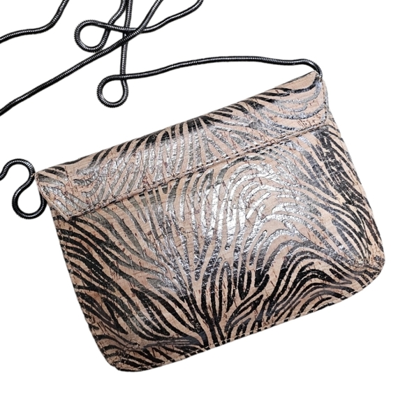 Inge Christopher crossbody cork bag with metallic design and purple satin inside - Picture 5 of 7
